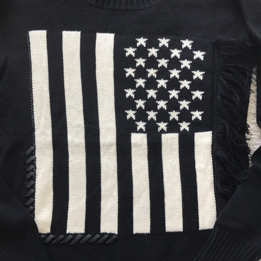 🎉1 SM🎉American Flag Sweater - Picture 2 of 5